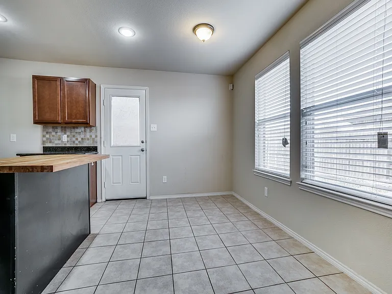 76 Daisy Dr — Photo 19