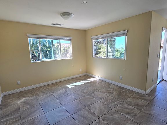 5th image of 370 Alosta Way