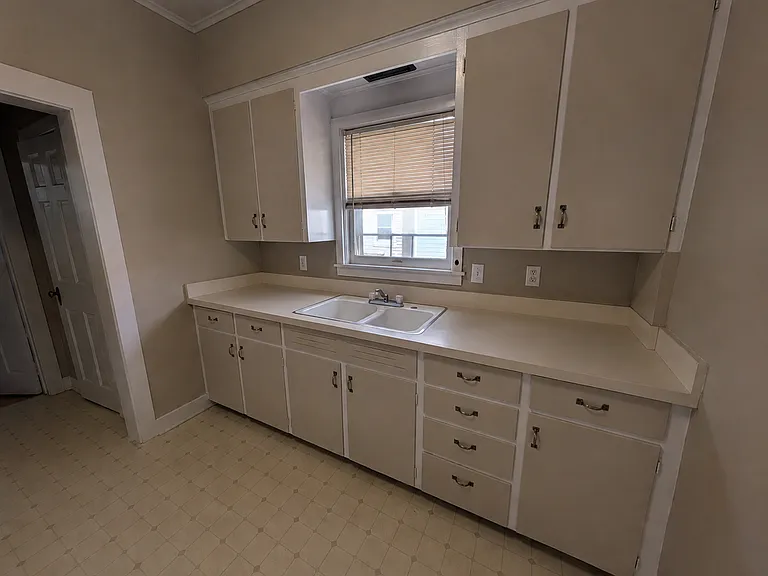 31 Central Ave — Photo 4