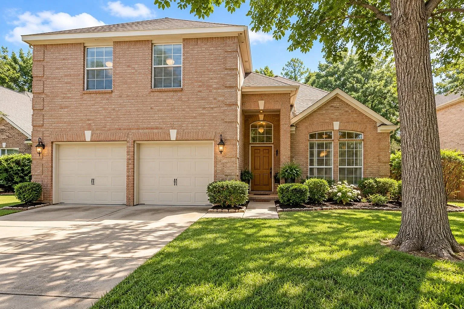 4 bed, 2369 sqft, $3,100 — Photo 1