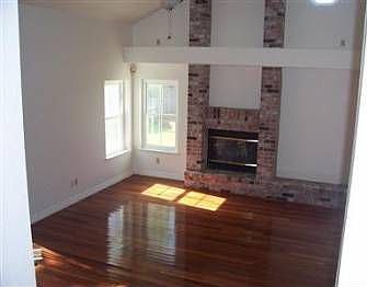4th image of 8074 Lockerbie Ct