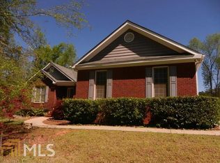 270 Zelkova Dr, Fayetteville, GA 30215