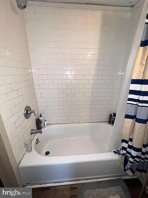 2 bed, 1.0 bath, 900 sqft, $2,400 — Photo 4