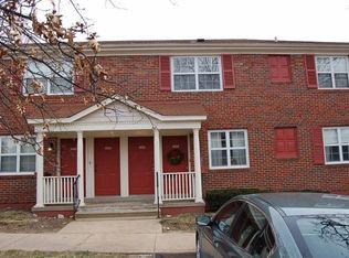 1422 Thrush Pl, Brentwood, MO 63144