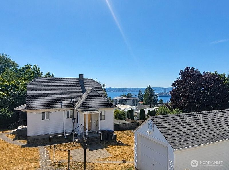 4th image of 1133 Hayward Avenue