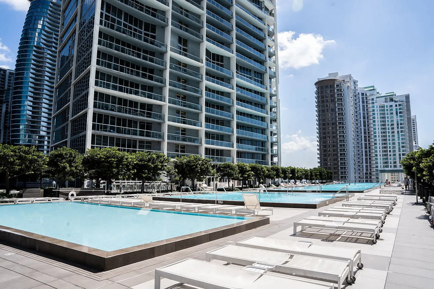 2 bed, 2.0 bath, 1453 sqft, $5,371 — Photo 2
