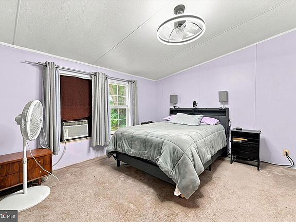 3rd image of 103 Marian Ln