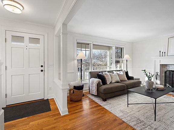 3rd image of 4011 Natchez Ave S