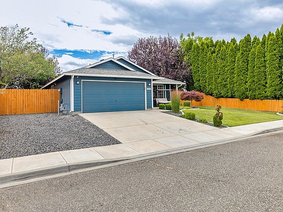 2nd image of 5412 Hornby Ln