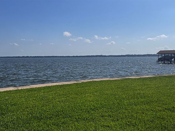 3rd image of 161 Palisade Dr