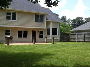 1405 Yorktown Dr, Lawrenceville, GA 30043
