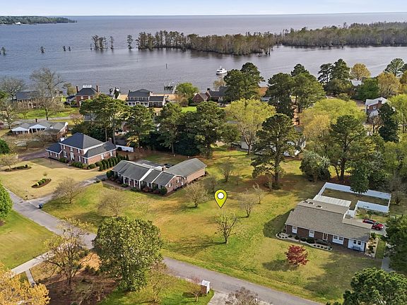 5th image of 106 Queen Anne Drive