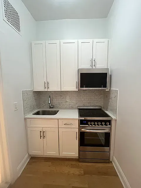 152 West 72nd Street — Photo 1