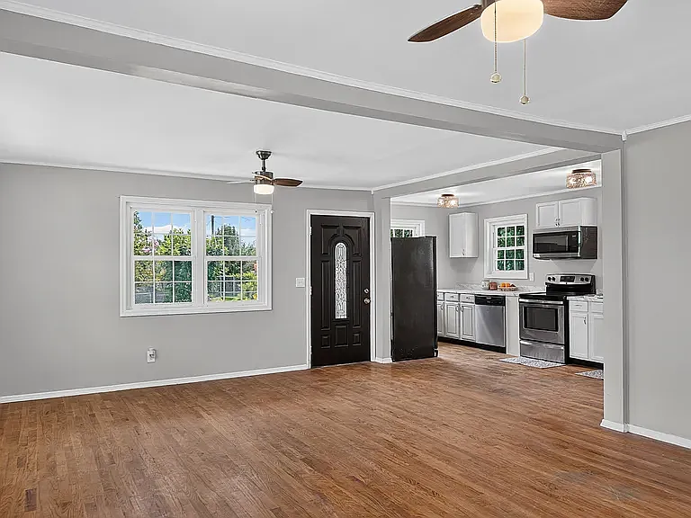 2 bed, 864 sqft, $1,300 — Photo 4