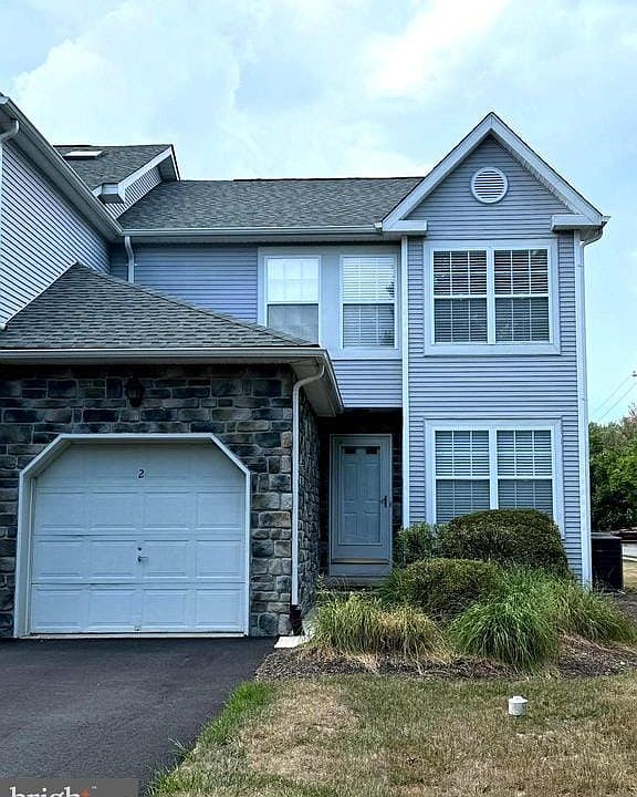 1st image of 2 Village Ct