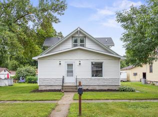 507 N Main St, Winthrop, MN 55396