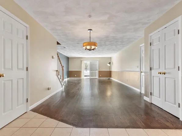 18 Dale St Unit 9D, Andover, MA 01810