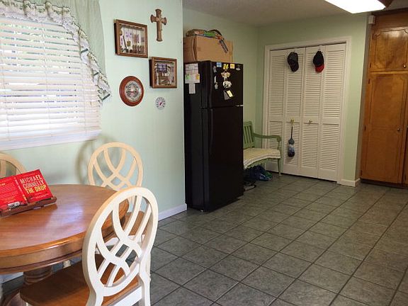 3rd image of 106 Mabrey Ct