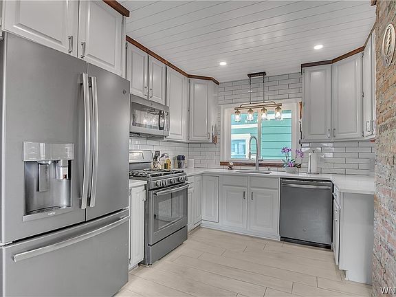 5th image of 673 Parkside Ave