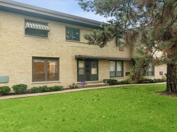 934 N Wheeling Rd, Mount Prospect, IL 60056