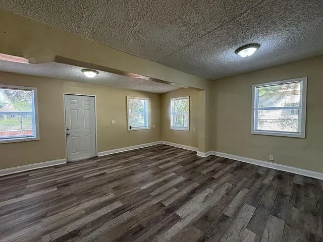 2881 NW 11th Pl — Photo 2