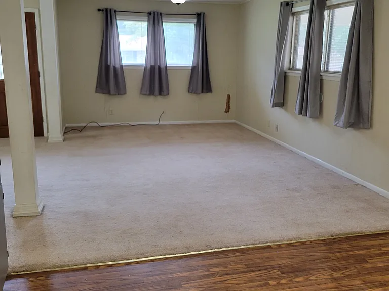 407 Daniels St — Photo 5