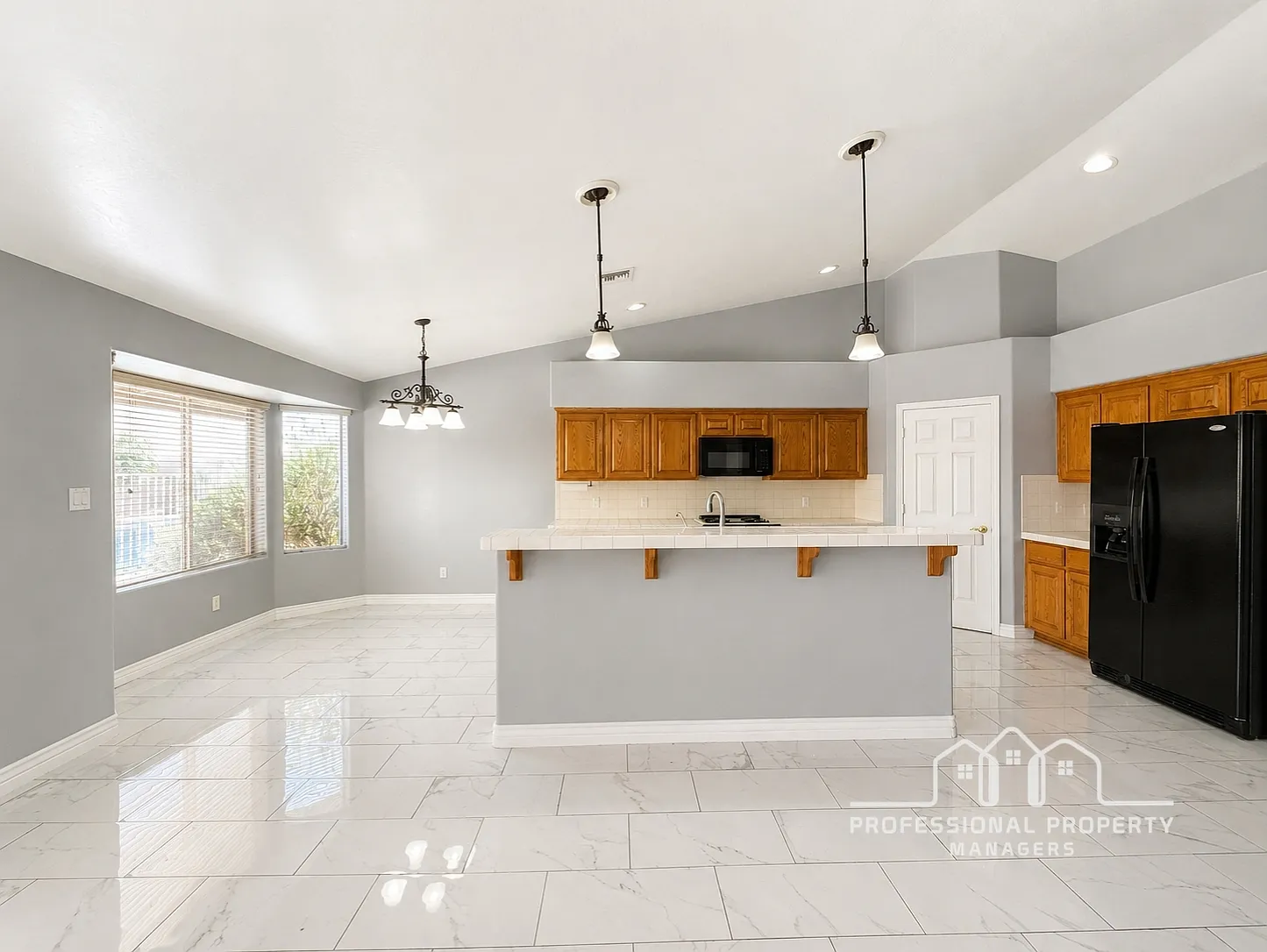 4 bed, 2186 sqft, $2,500 — Photo 4