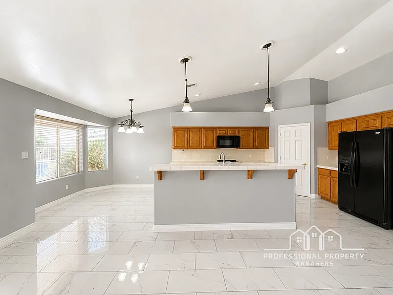3557 W 27th Pl — Photo 4