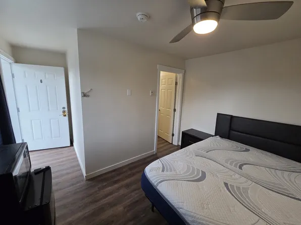 5679 Kenai Spur Hwy #6, Kenai, AK 99611