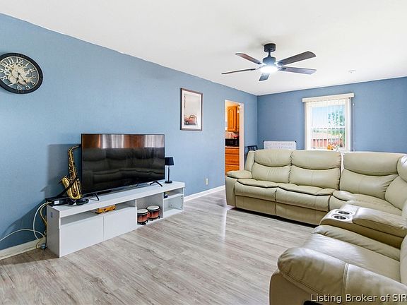 4th image of 315 Mockingbird Drive