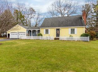 43 Rosewood Ln, Cumberland, RI 02864