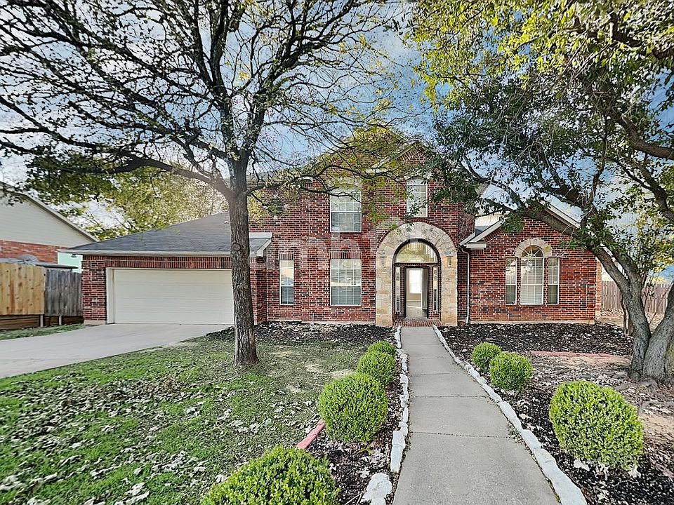1st image of 2401 Glenhaven Dr