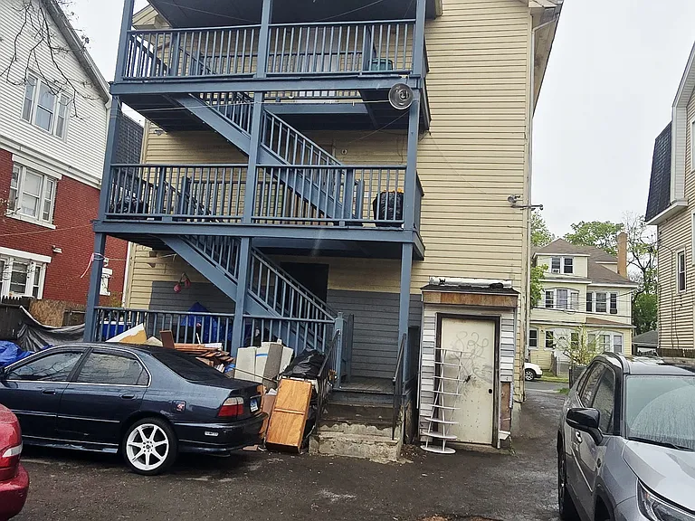 105-107 Magnolia St #2 — Photo 8