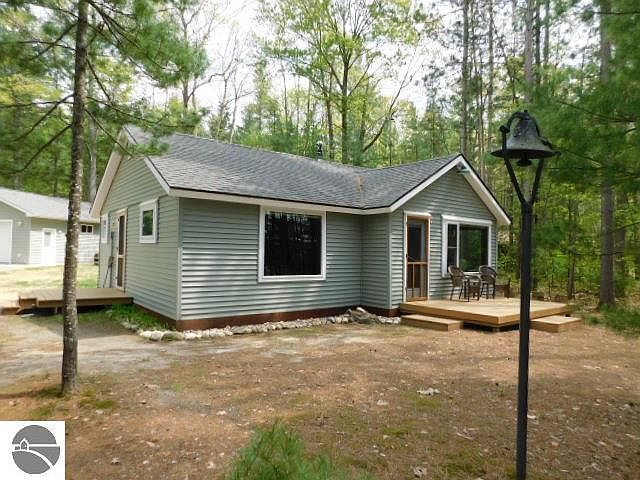 1st image of 5849 Birchwood Dr NE