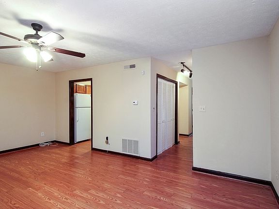 3rd image of 4547 Coopers Creek Pl