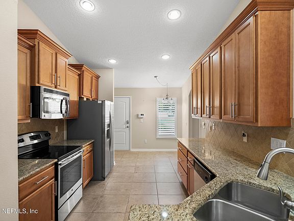 4th image of 230 TIMBERWOOD Drive