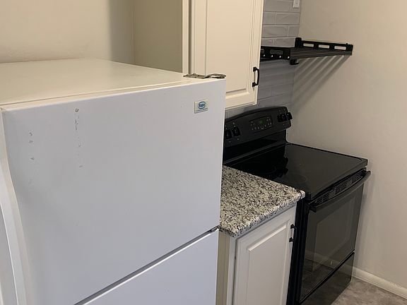 3rd image of 2804 Westhaven Cir #B