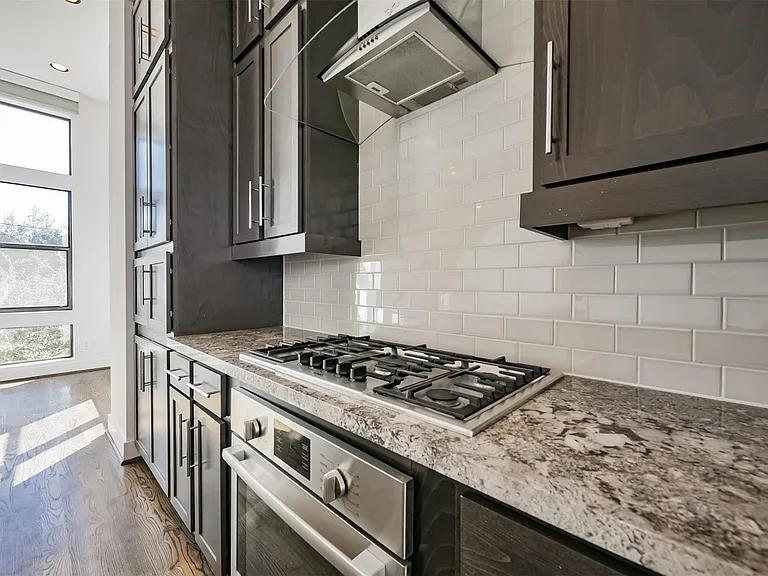 2824 Clay St — Photo 19