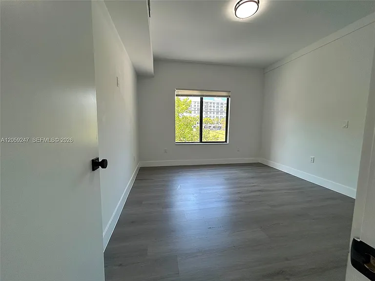638 SW 21st Ave #4 — Photo 11