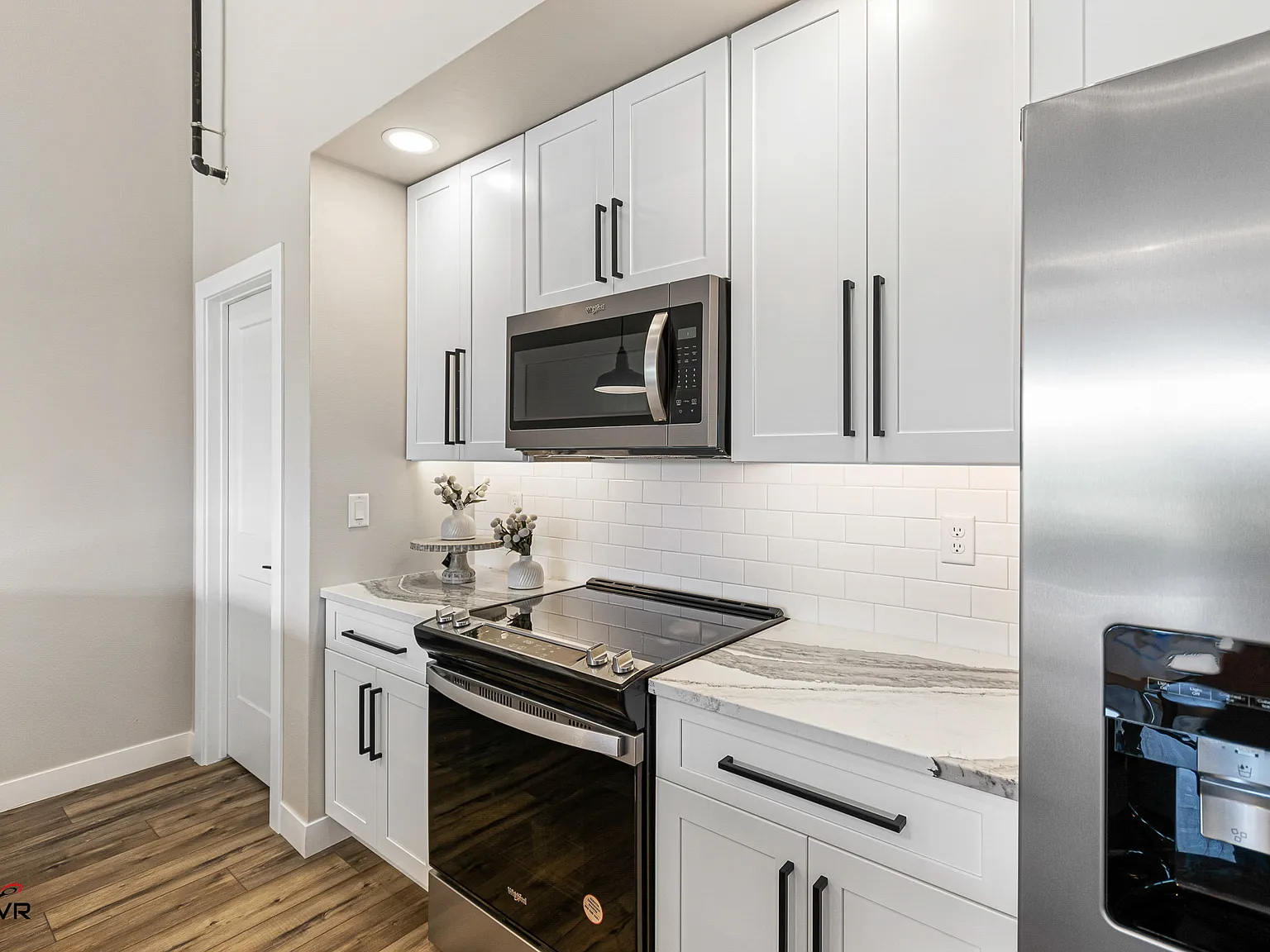 2 bed, 1300 sqft, $2,000 — Photo 3