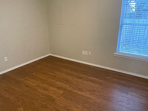 5th image of 2517 Southtown Blvd