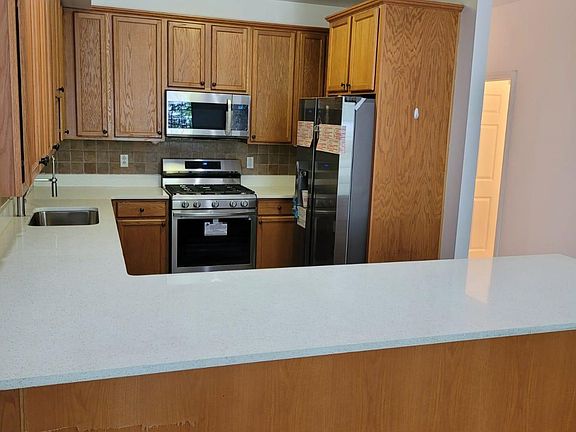 3rd image of 120 Garabrant St Floor 2