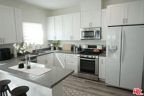 1157 S Point View St Photo 1