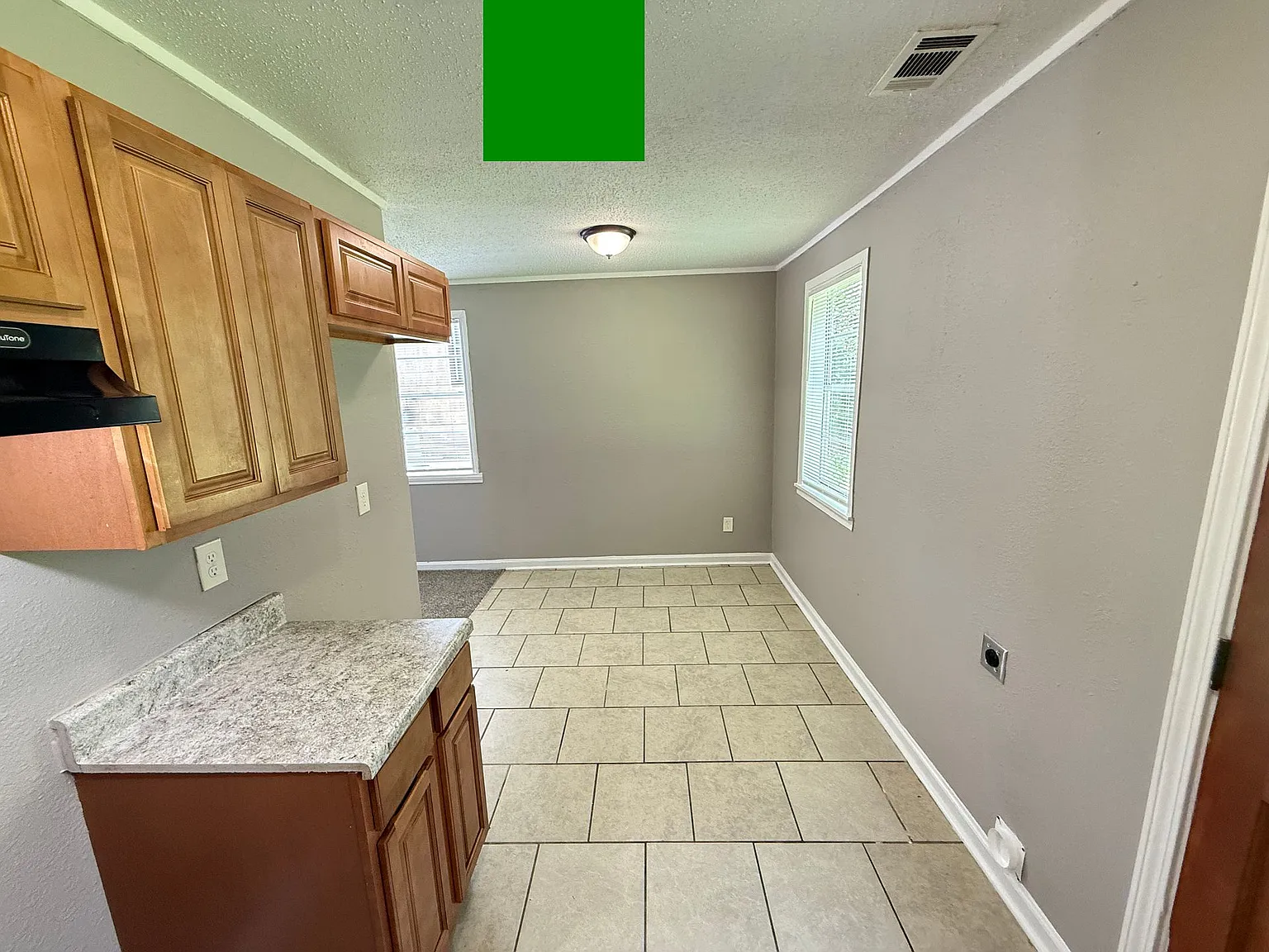 3205 Rochester Rd — Photo 2