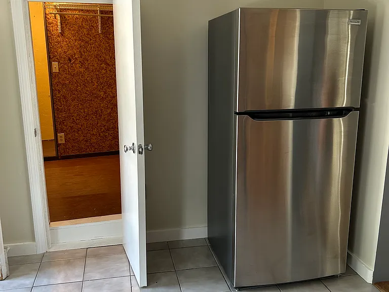 112 Arlington St #2 — Photo 8