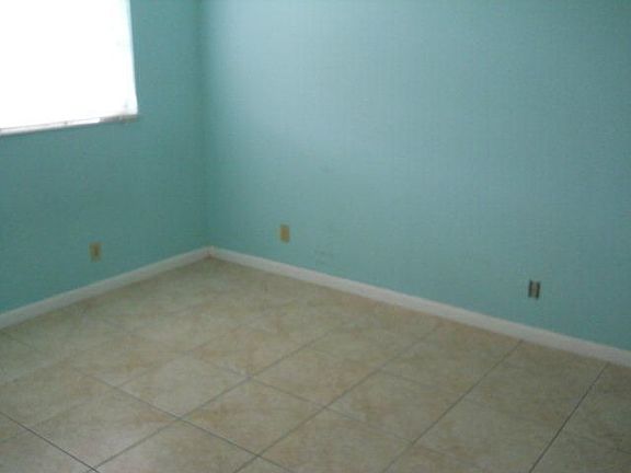 4th image of 2683 Barkley Dr E APT C