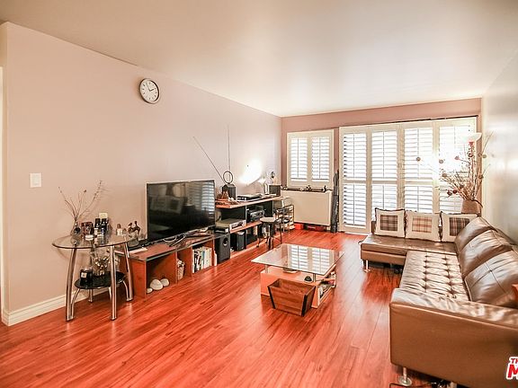 5th image of 1118 Valencia St APT 220