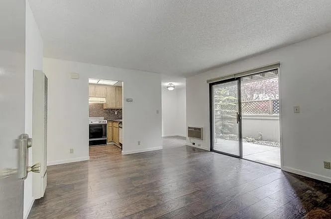 Building Photo - 690 Cassaday Ct