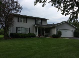 3220 Gunflint Trl, Rockford, IL 61109