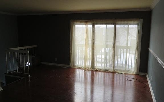 4th image of 460 Skokie Ln